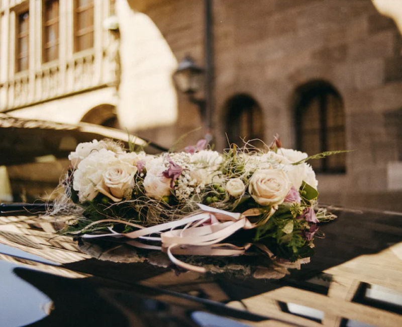 Wedding-flowers-Car-1